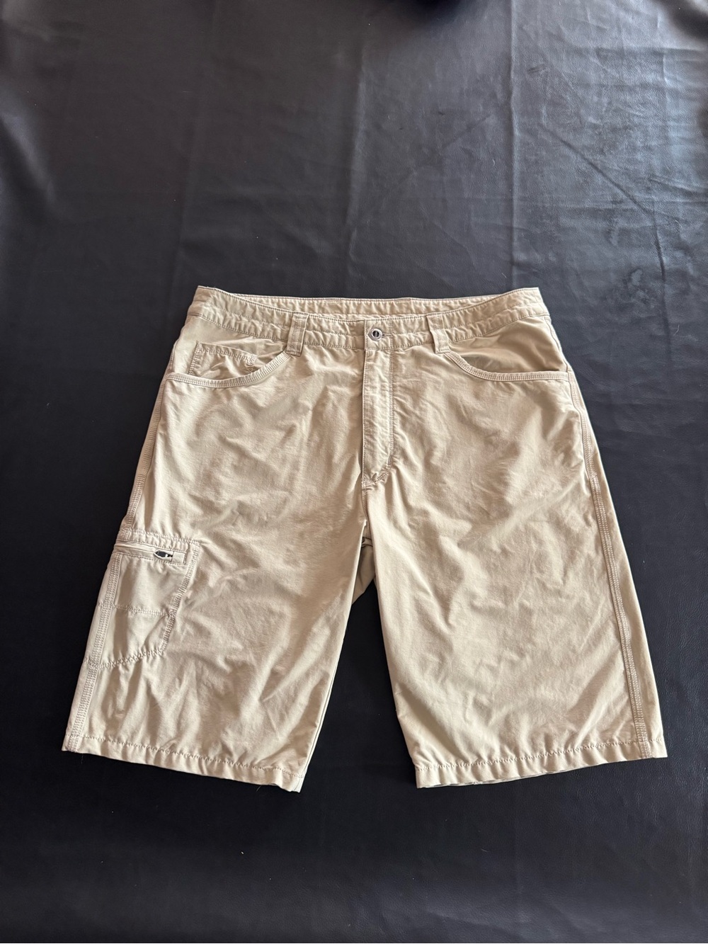 Patagonia Men’s Khaki Cargo Hiking Shorts Size 36 Outdoor Performance